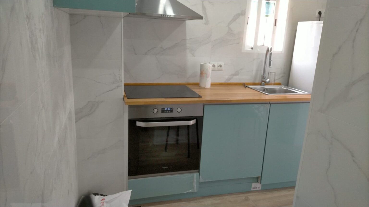 Reforma integral de vivienda en Santa Coloma de Gramenet con acabados listos para usar.